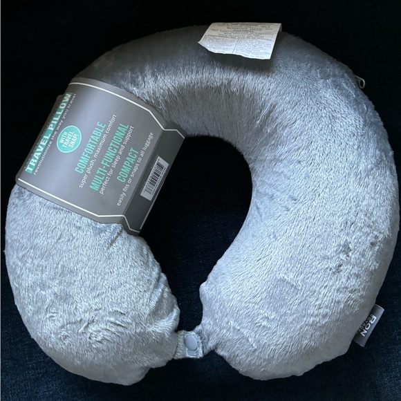 Super plush, travel pillow with front snap - Picture 2 of 3